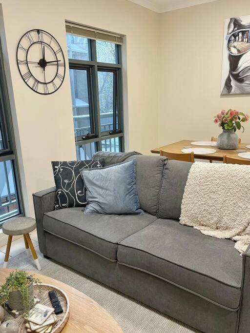 Morgan Place - Central Melbourne Cbd Apartment On Flinders Lane Late Check-Out, Complimentary Welcome Hamper ภายนอก รูปภาพ